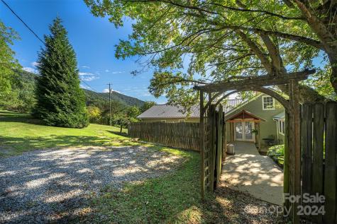 1551 Turnpike Road Canton NC 28716