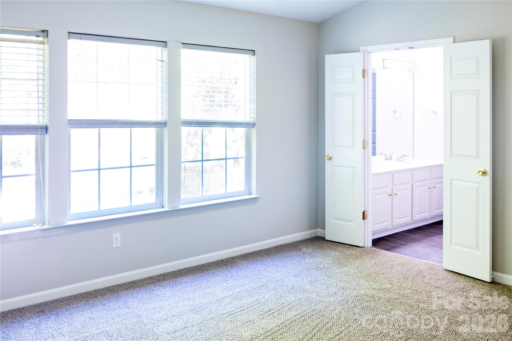 7519 Eurostar Drive Charlotte NC 28213