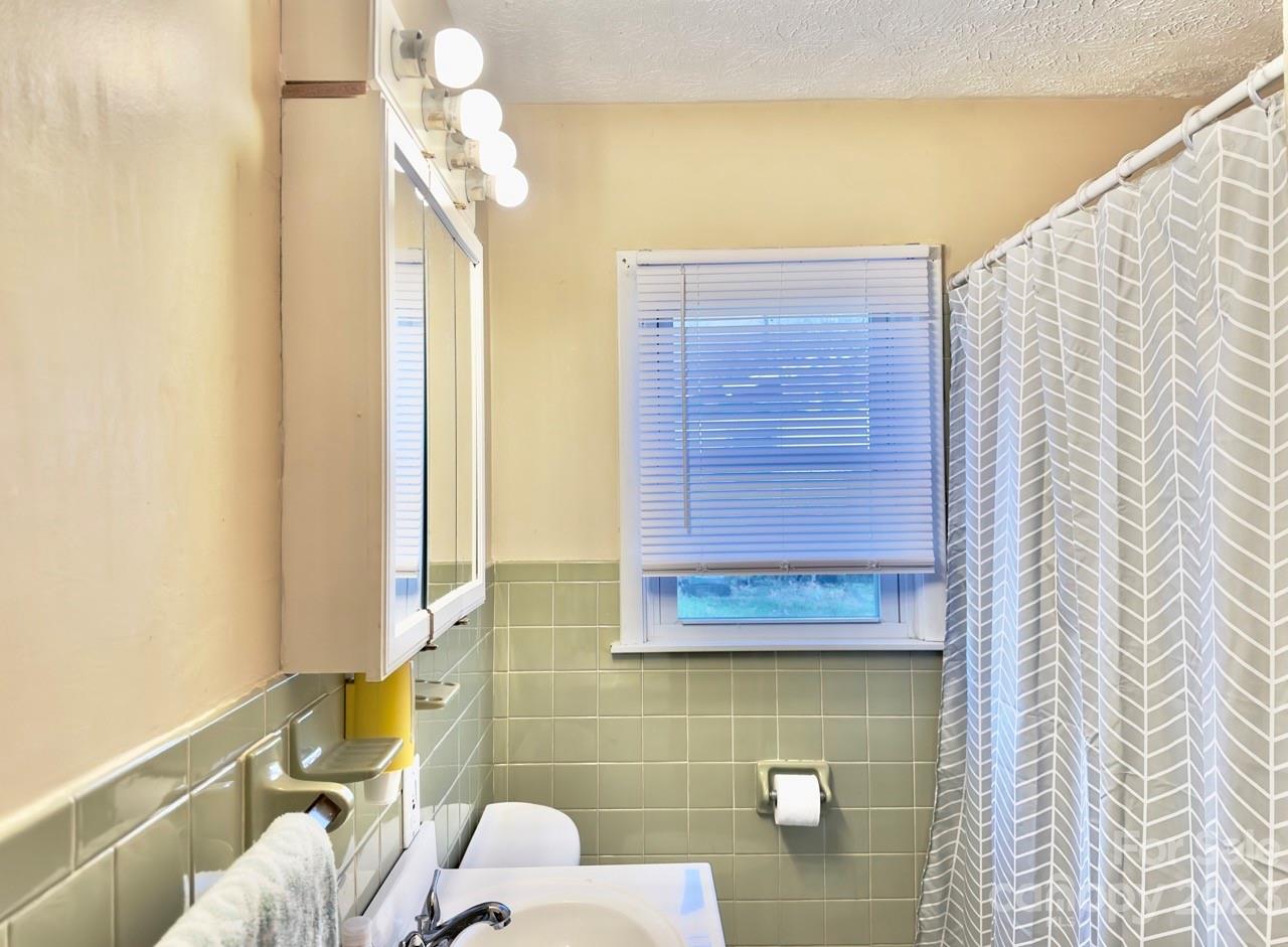 306 Hawthorne Avenue Swannanoa NC 28778