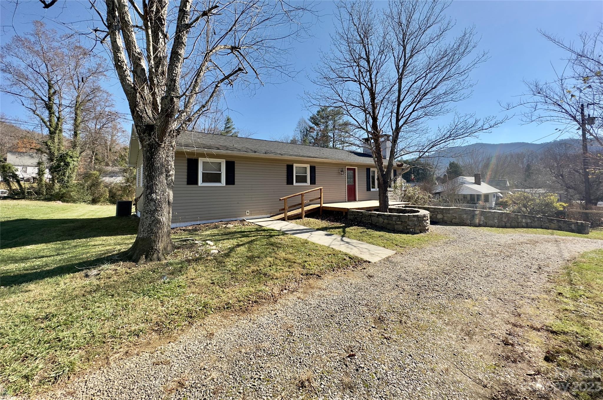 306 Hawthorne Avenue Swannanoa NC 28778