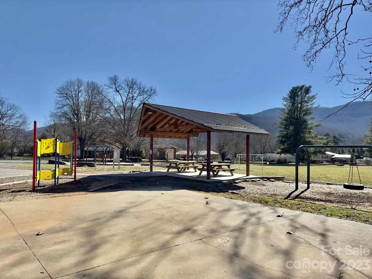 306 Hawthorne Avenue Swannanoa NC 28778