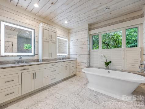 251 Toxaway Court Lake Toxaway NC 28747