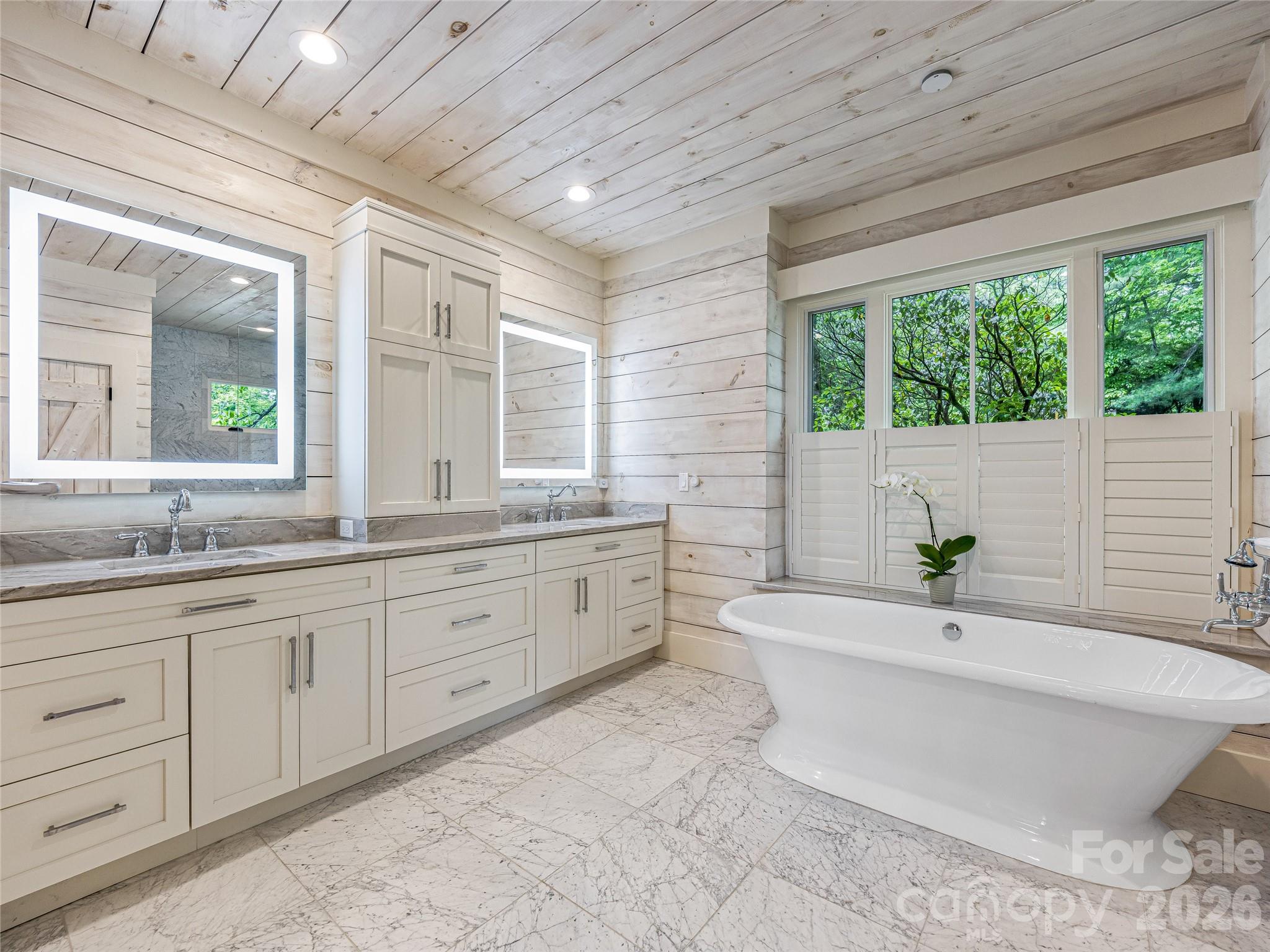 251 Toxaway Court Lake Toxaway NC 28747