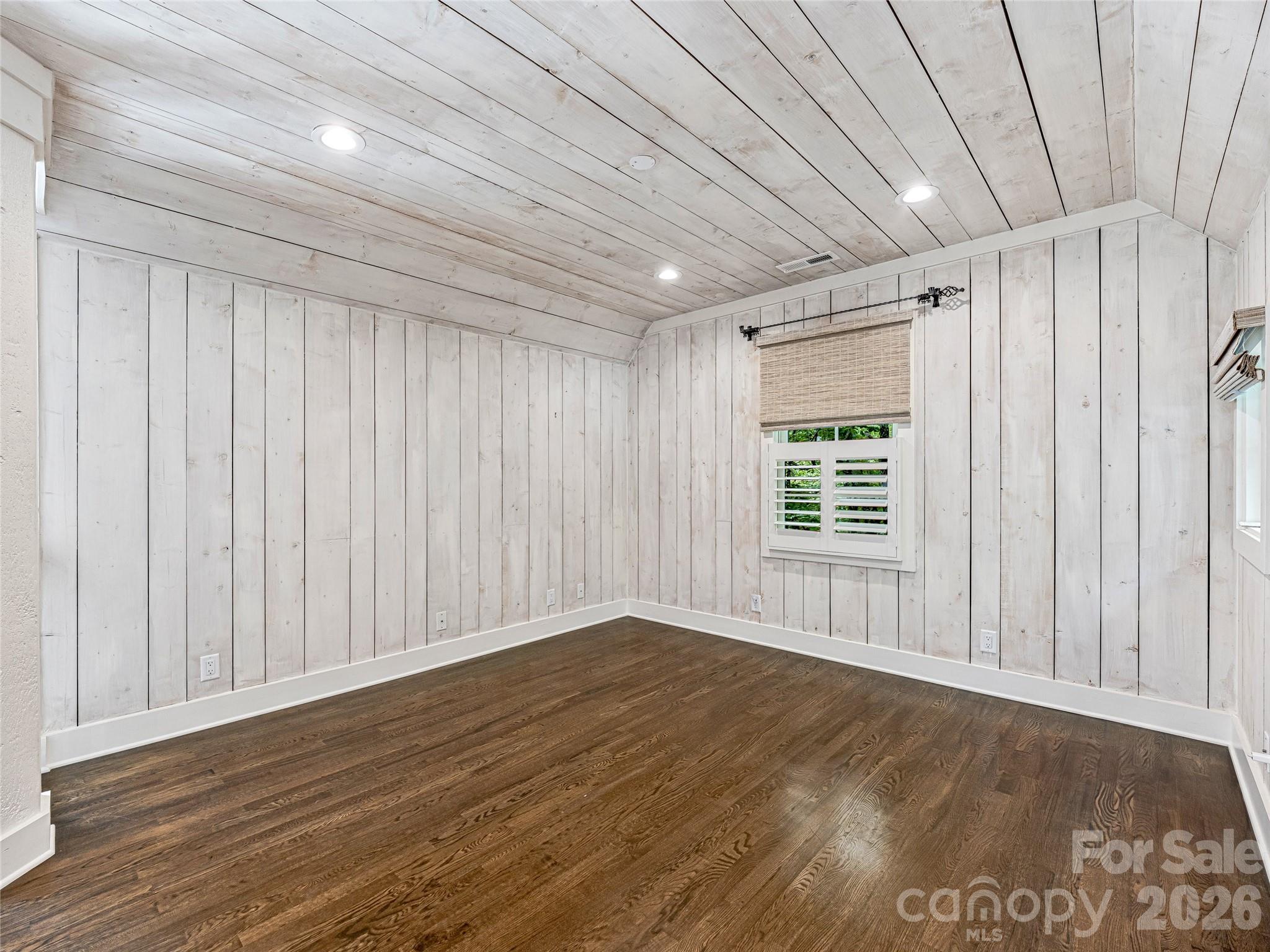 251 Toxaway Court Lake Toxaway NC 28747