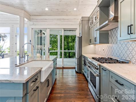 251 Toxaway Court Lake Toxaway NC 28747