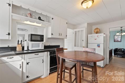 89 Walnut Street Waynesville NC 28786