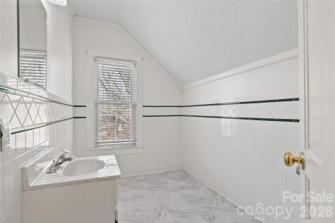 89 Walnut Street Waynesville NC 28786