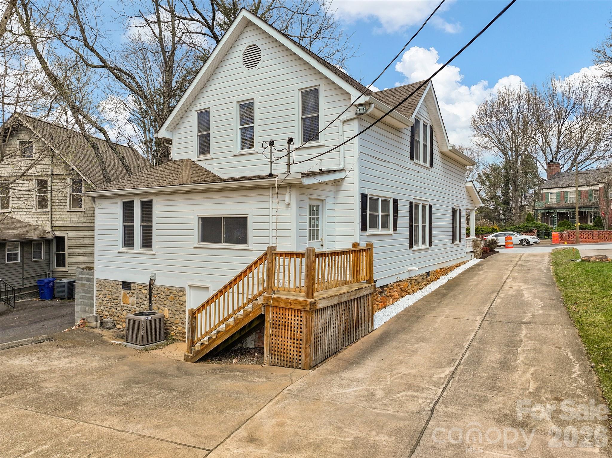89 Walnut Street Waynesville NC 28786