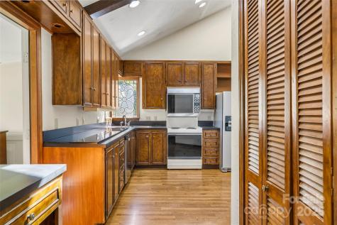 212 Riverside Drive Morganton NC 28655