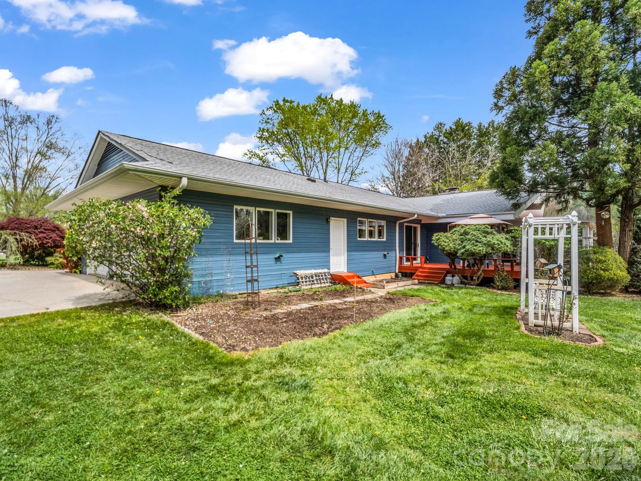200 Conde Place Hendersonville NC 28739