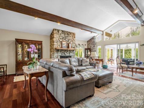 200 Conde Place Hendersonville NC 28739