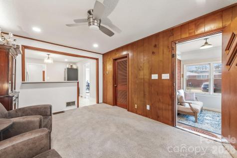 1708 Miles Court Charlotte NC 28216