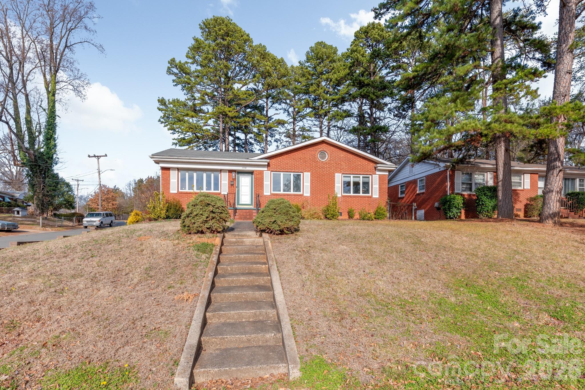 1708 Miles Court Charlotte NC 28216