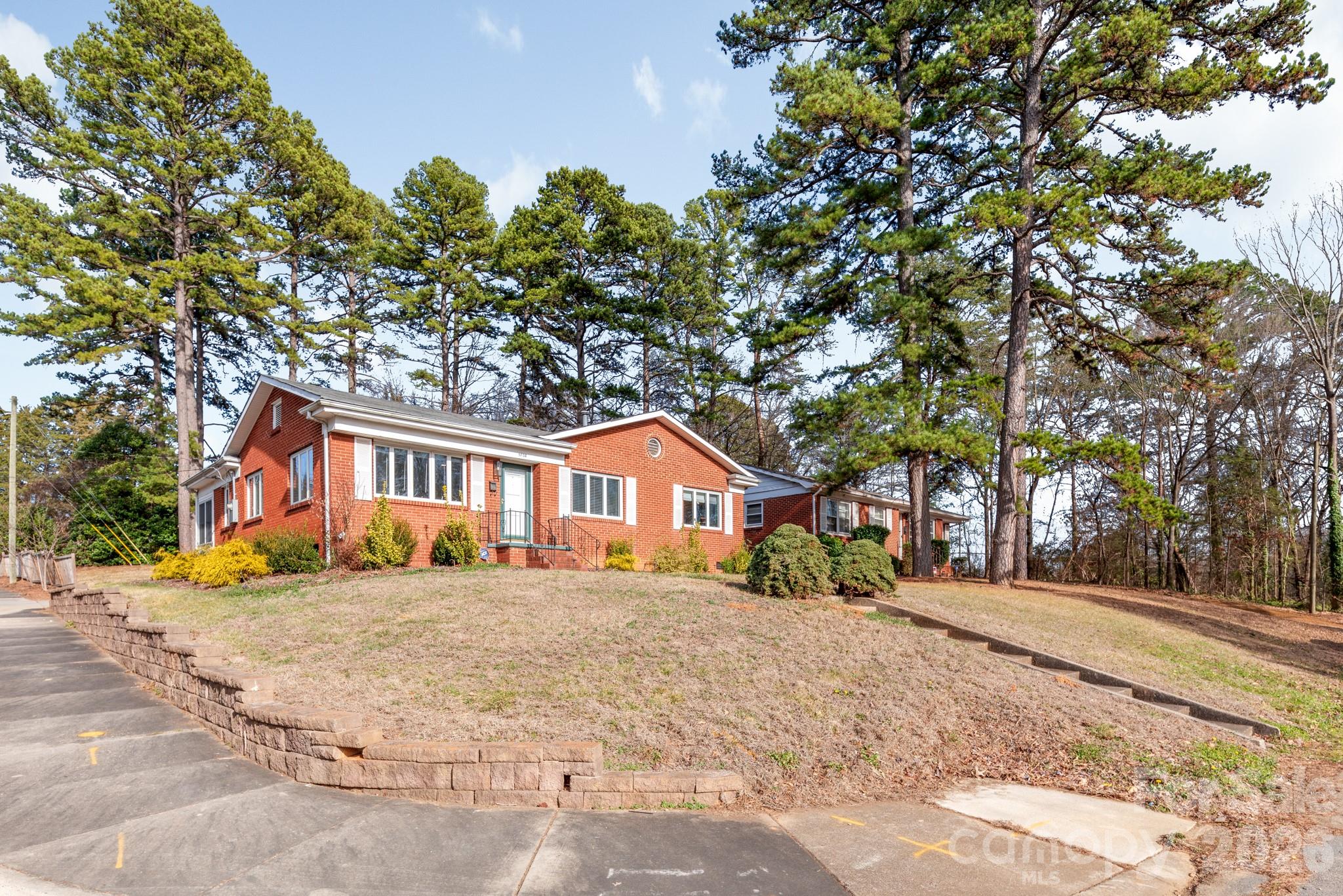 1708 Miles Court Charlotte NC 28216