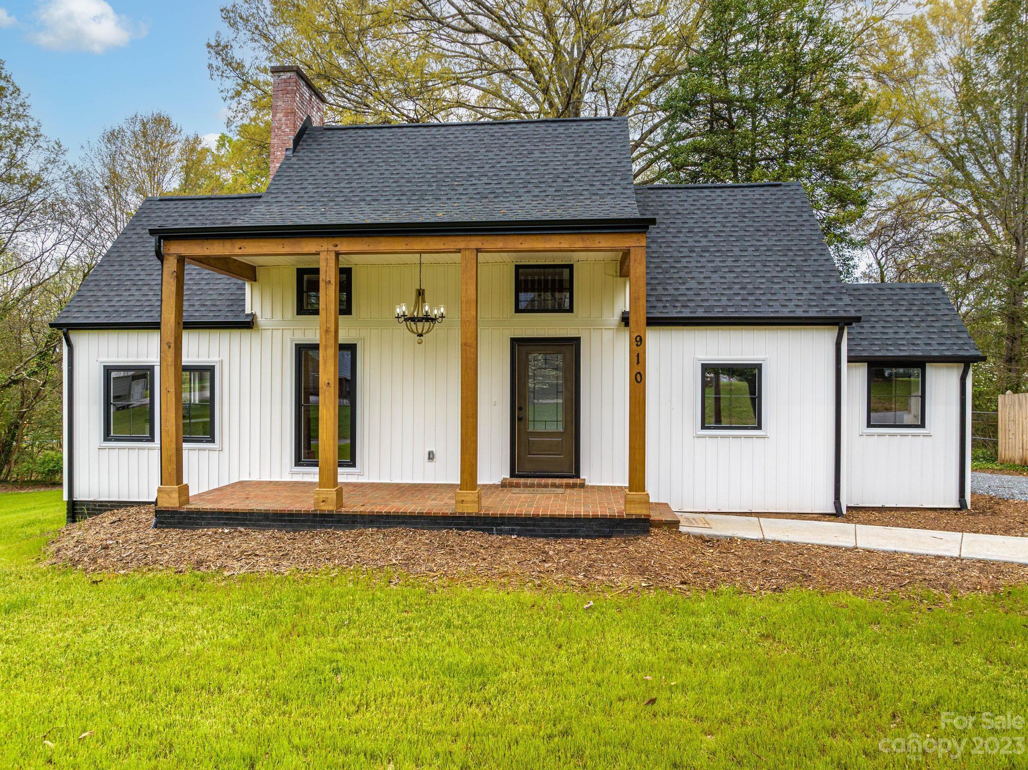 910 S College Avenue Newton NC 28658