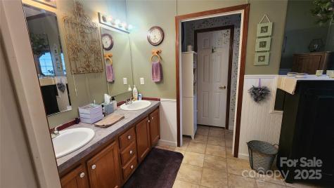 141 Hungry Creek Road Canton NC 28716