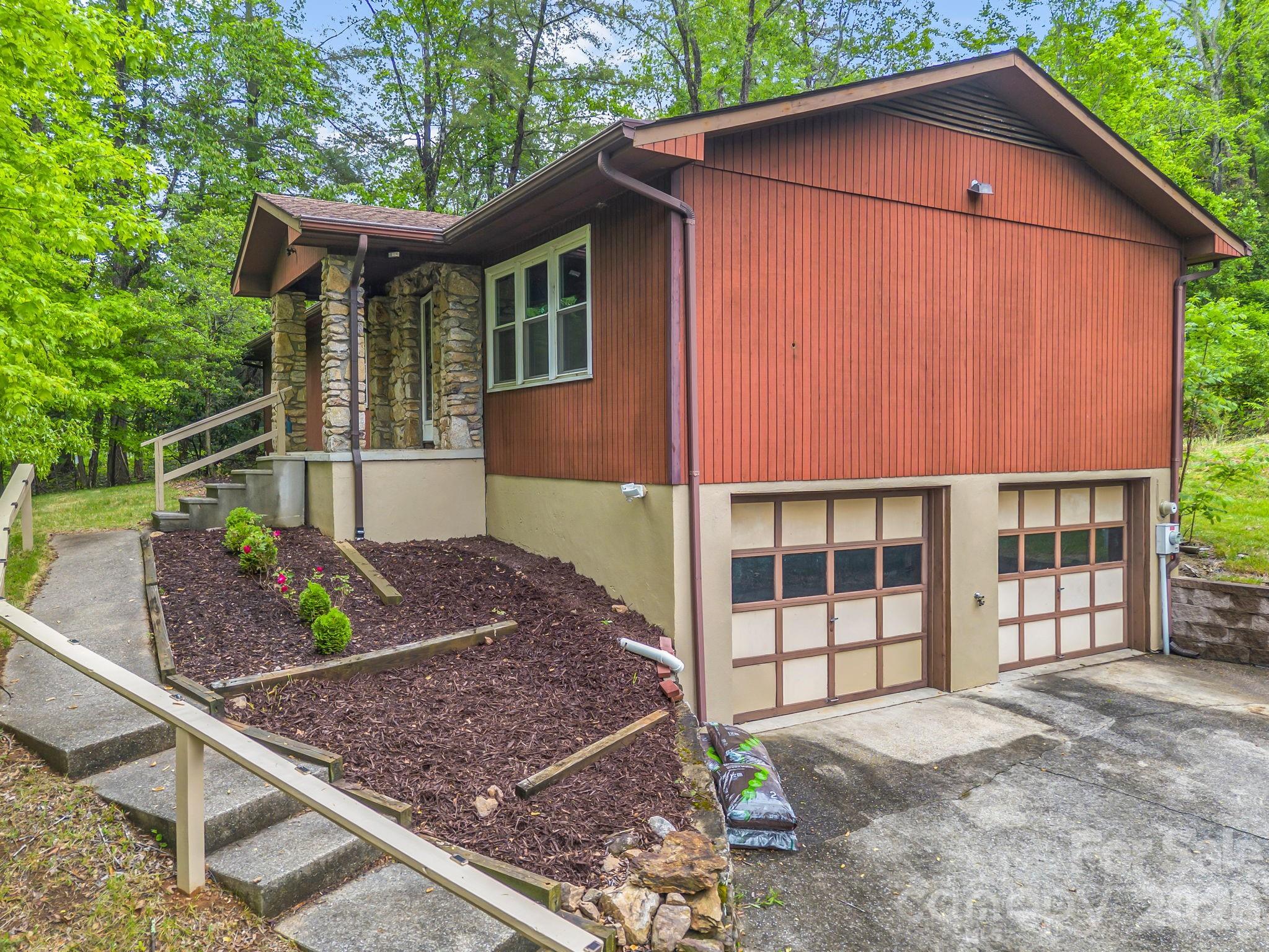 11 Deer Run Drive Asheville NC 28803