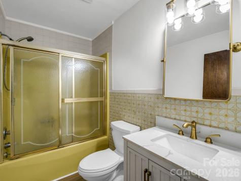 11 Deer Run Drive Asheville NC 28803
