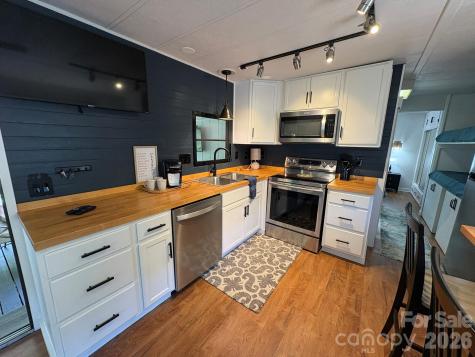 232 Trillium Road Newland NC 28657