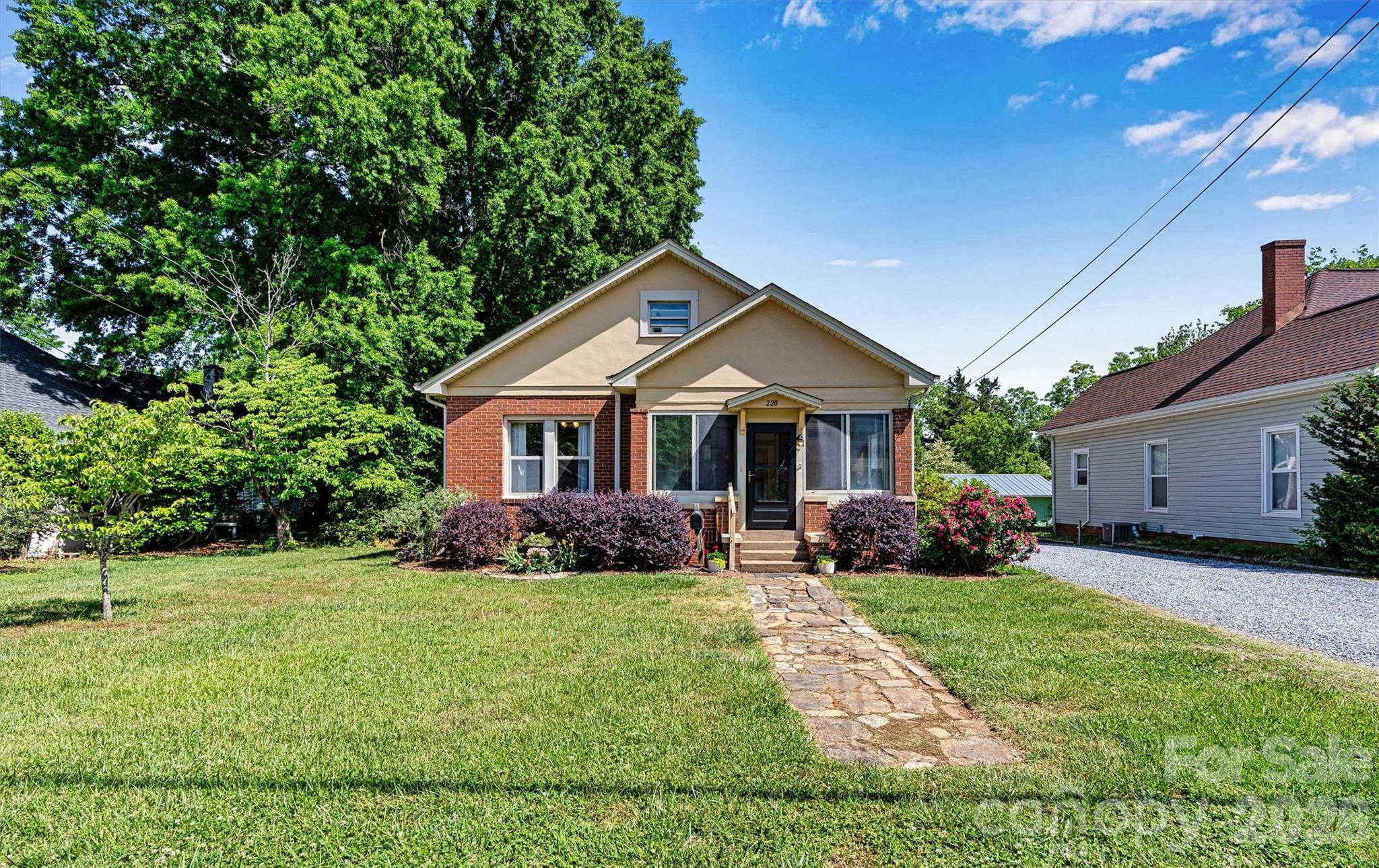 220 W 8th Street Newton NC 28658