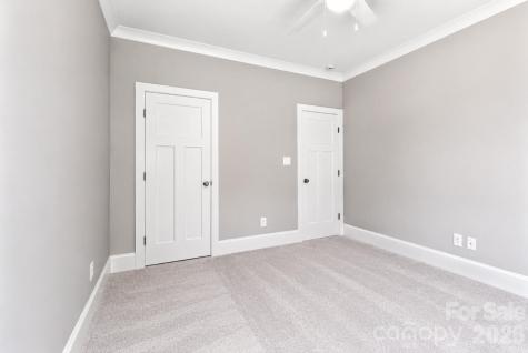 1061 The Glen Street Statesville NC 28677