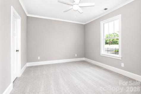 1061 The Glen Street Statesville NC 28677