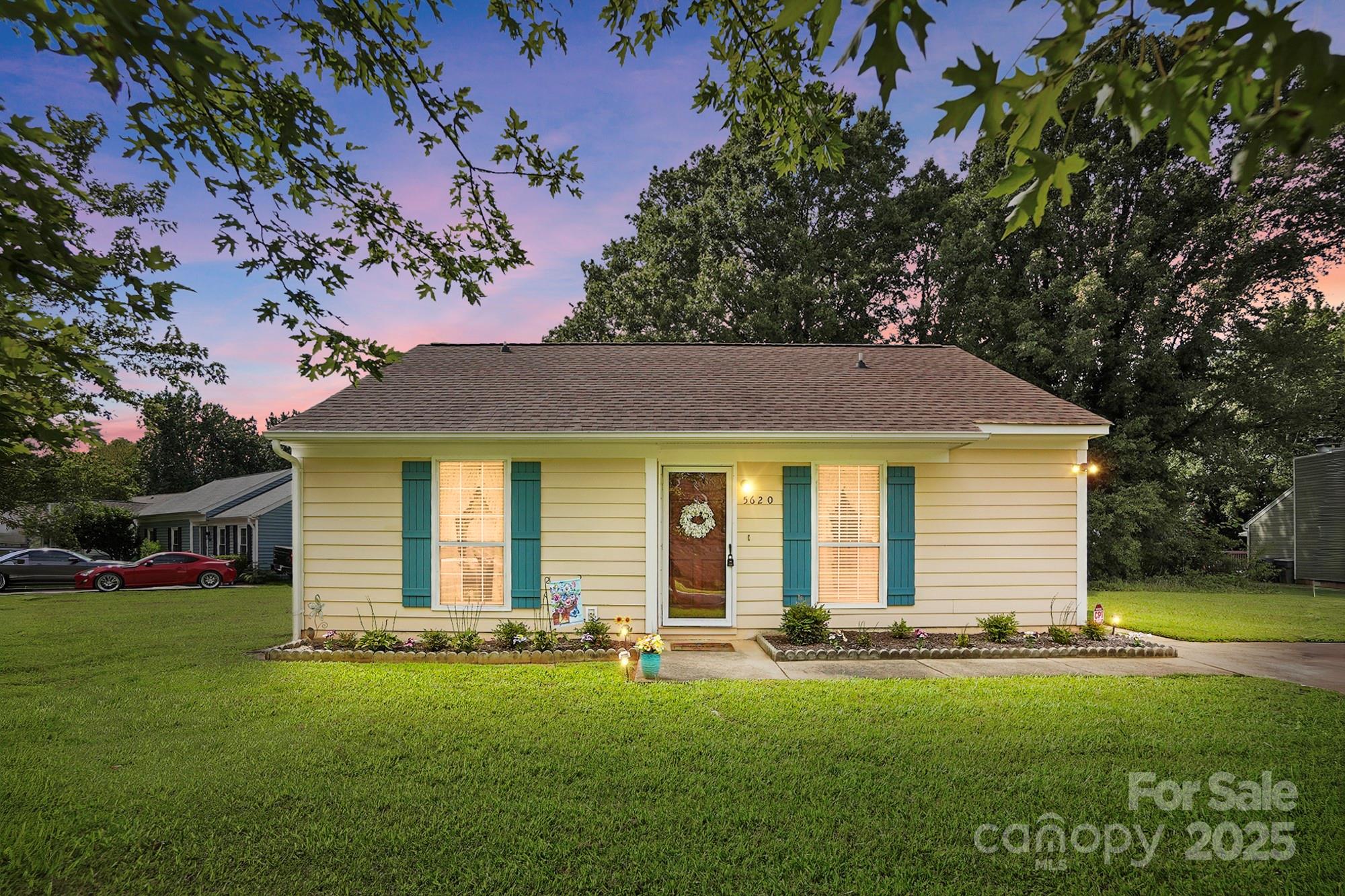 5620 Carved Oak Circle Charlotte NC 28227