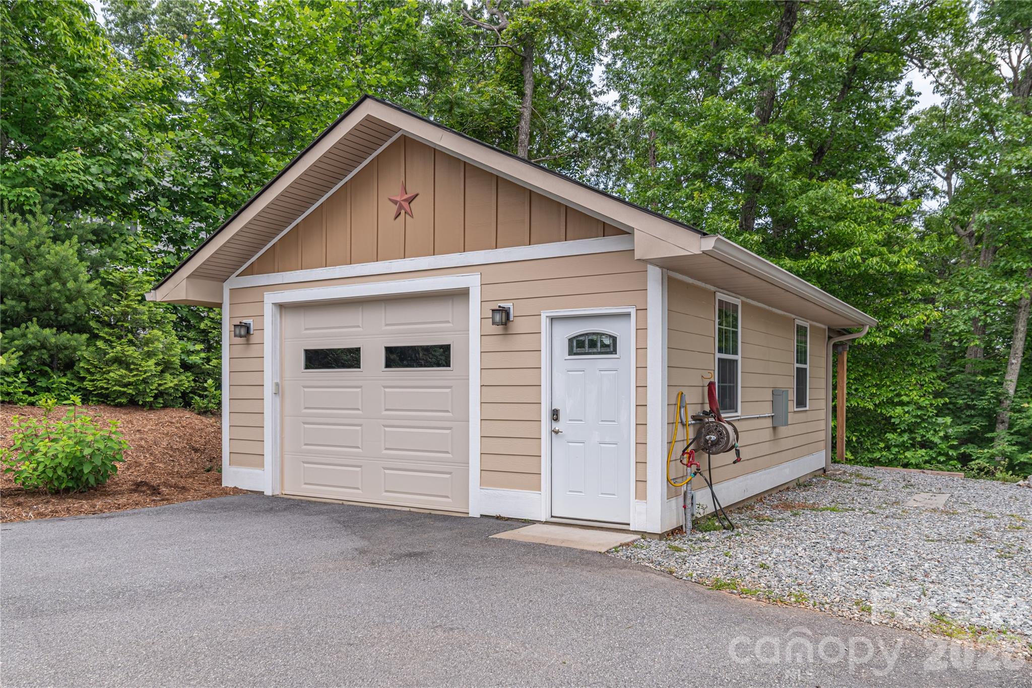 930 Big Raven Lane Saluda NC 28773