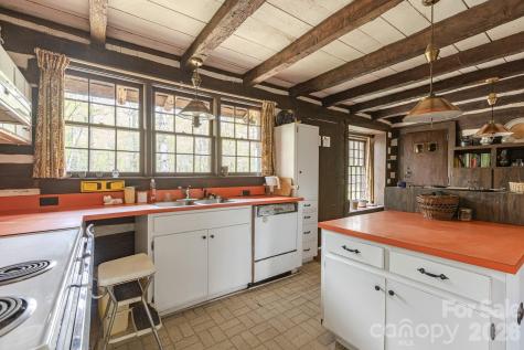 1971 Swiss Pine Lake Drive Spruce Pine NC 28777
