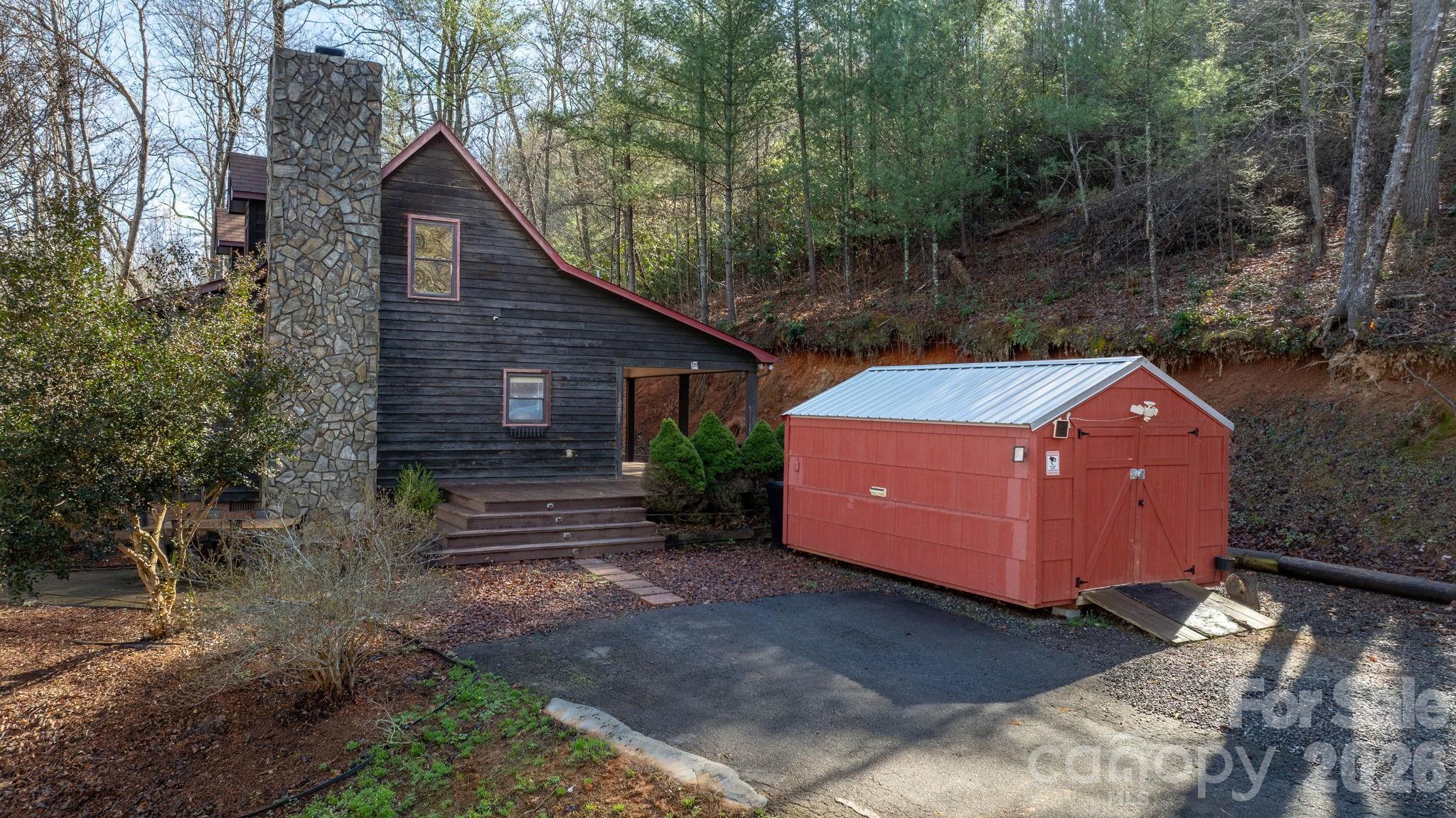 1481 Levi Lane Lenoir NC 28645