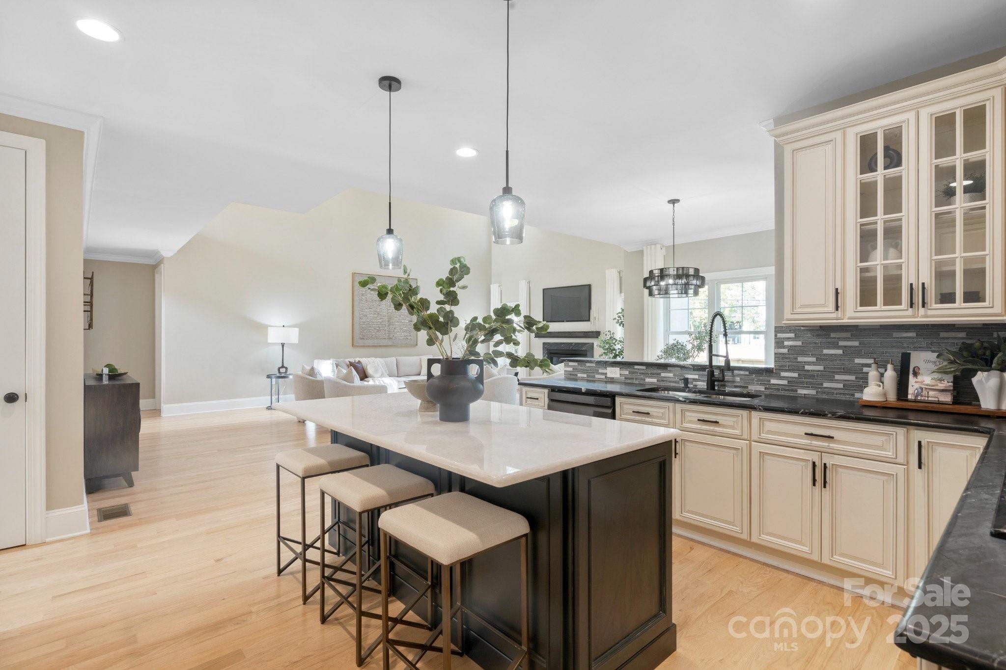 4023 Randolph Road Charlotte NC 28211