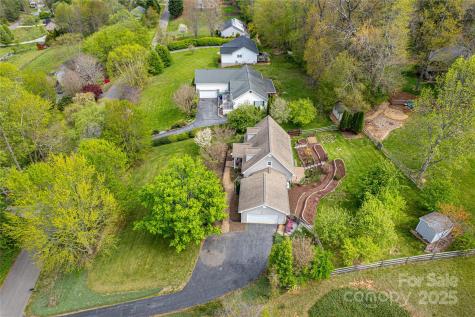 25 N Willow Brook Drive Asheville NC 28806