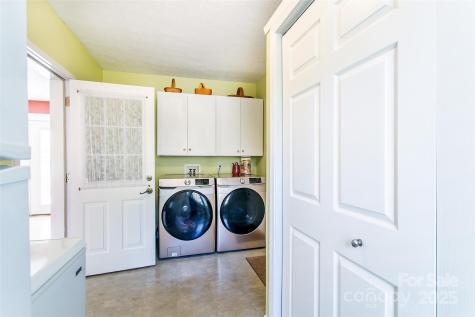 25 N Willow Brook Drive Asheville NC 28806