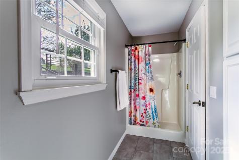 25 N Willow Brook Drive Asheville NC 28806