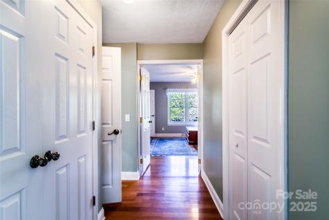 25 N Willow Brook Drive Asheville NC 28806