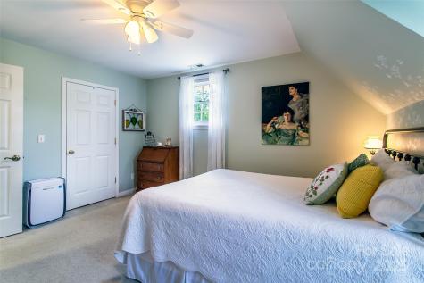 25 N Willow Brook Drive Asheville NC 28806