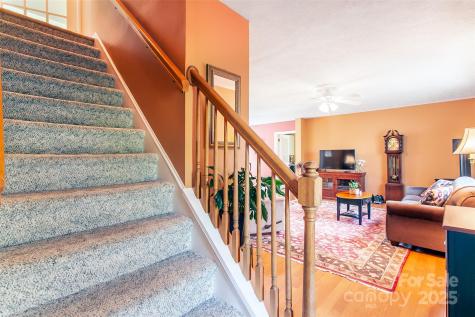 25 N Willow Brook Drive Asheville NC 28806