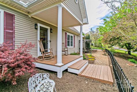 25 N Willow Brook Drive Asheville NC 28806