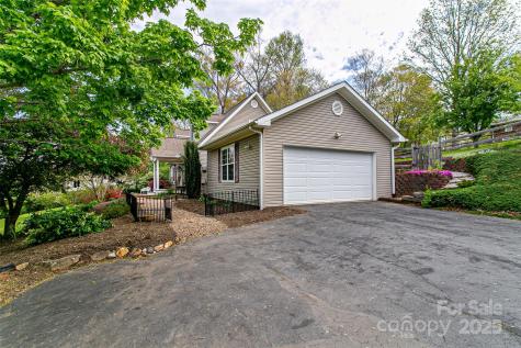 25 N Willow Brook Drive Asheville NC 28806