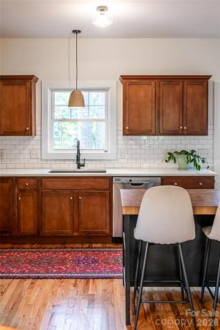 25 Lamar Avenue Asheville NC 28803