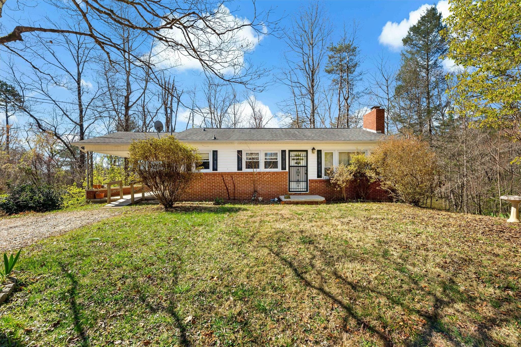 195 Pinewood Drive Marion NC 28752
