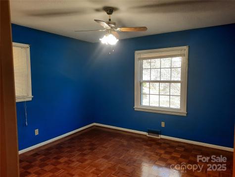 121 Greenview Drive Kannapolis NC 28081