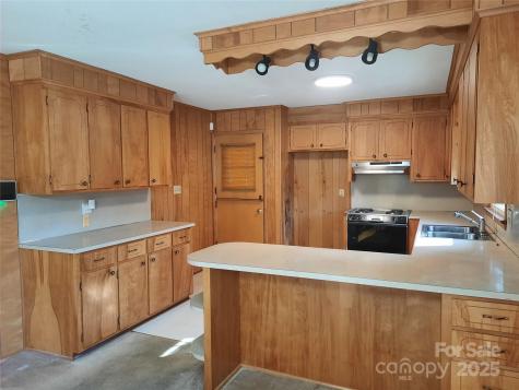 121 Greenview Drive Kannapolis NC 28081