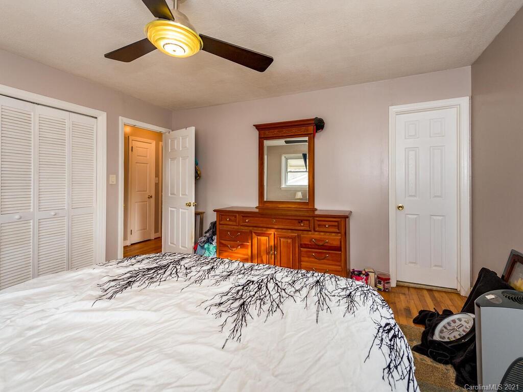 8 Nixon Terrace Asheville NC 28805