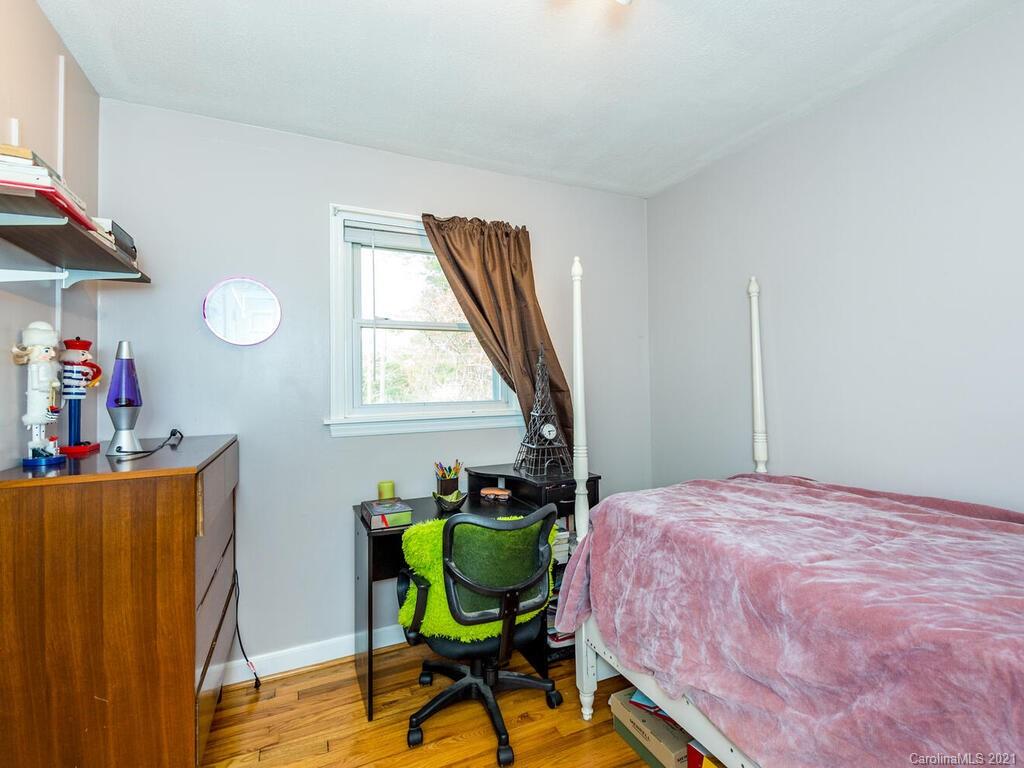 8 Nixon Terrace Asheville NC 28805