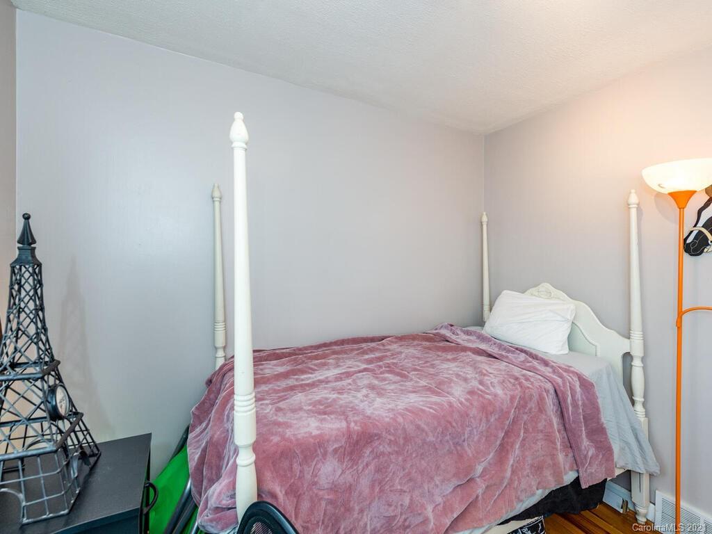 8 Nixon Terrace Asheville NC 28805