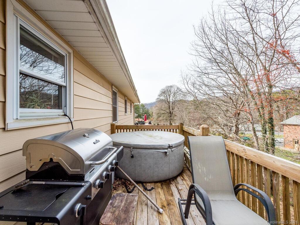 8 Nixon Terrace Asheville NC 28805