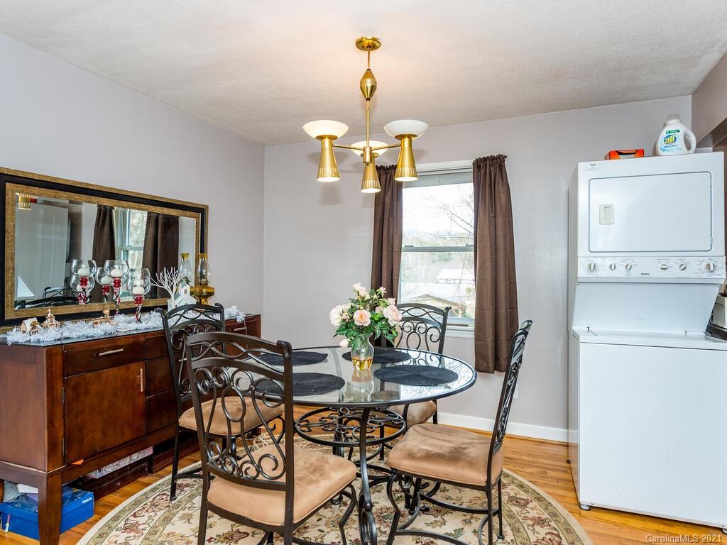 8 Nixon Terrace Asheville NC 28805