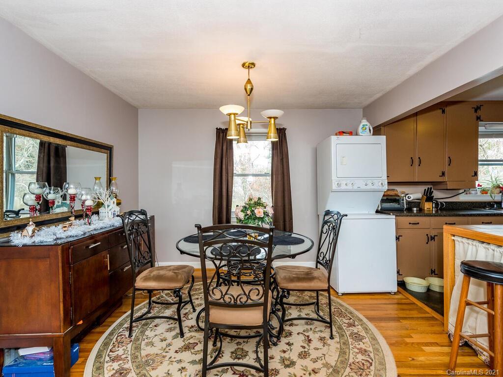 8 Nixon Terrace Asheville NC 28805