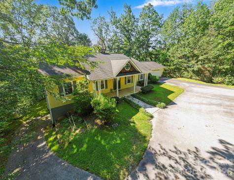 36 Macedonia West Drive Saluda NC 28773
